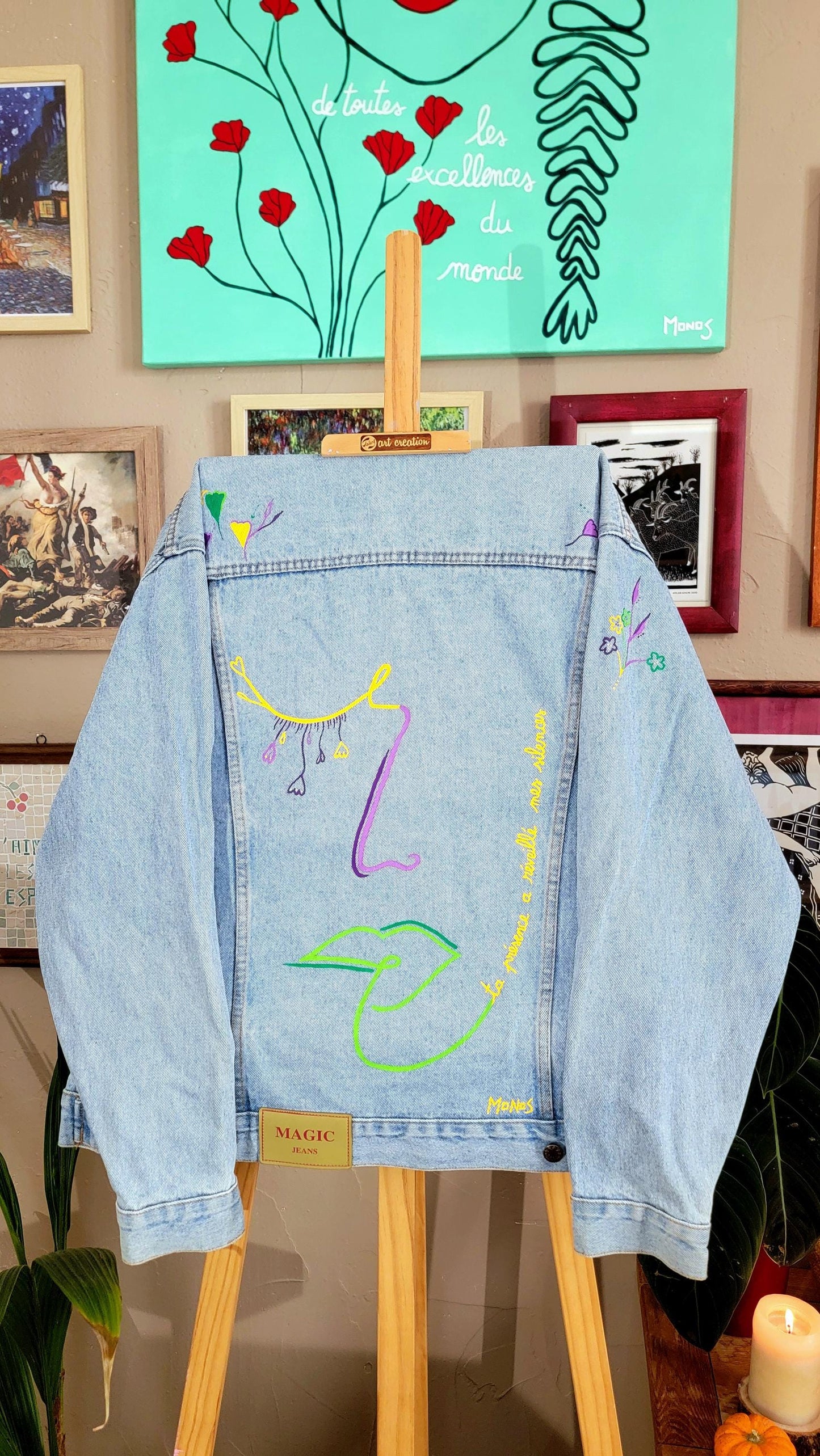 Veste en jean upcyclée peinte à la main. "Ta présence a réveillé mes silences" - Taille : M