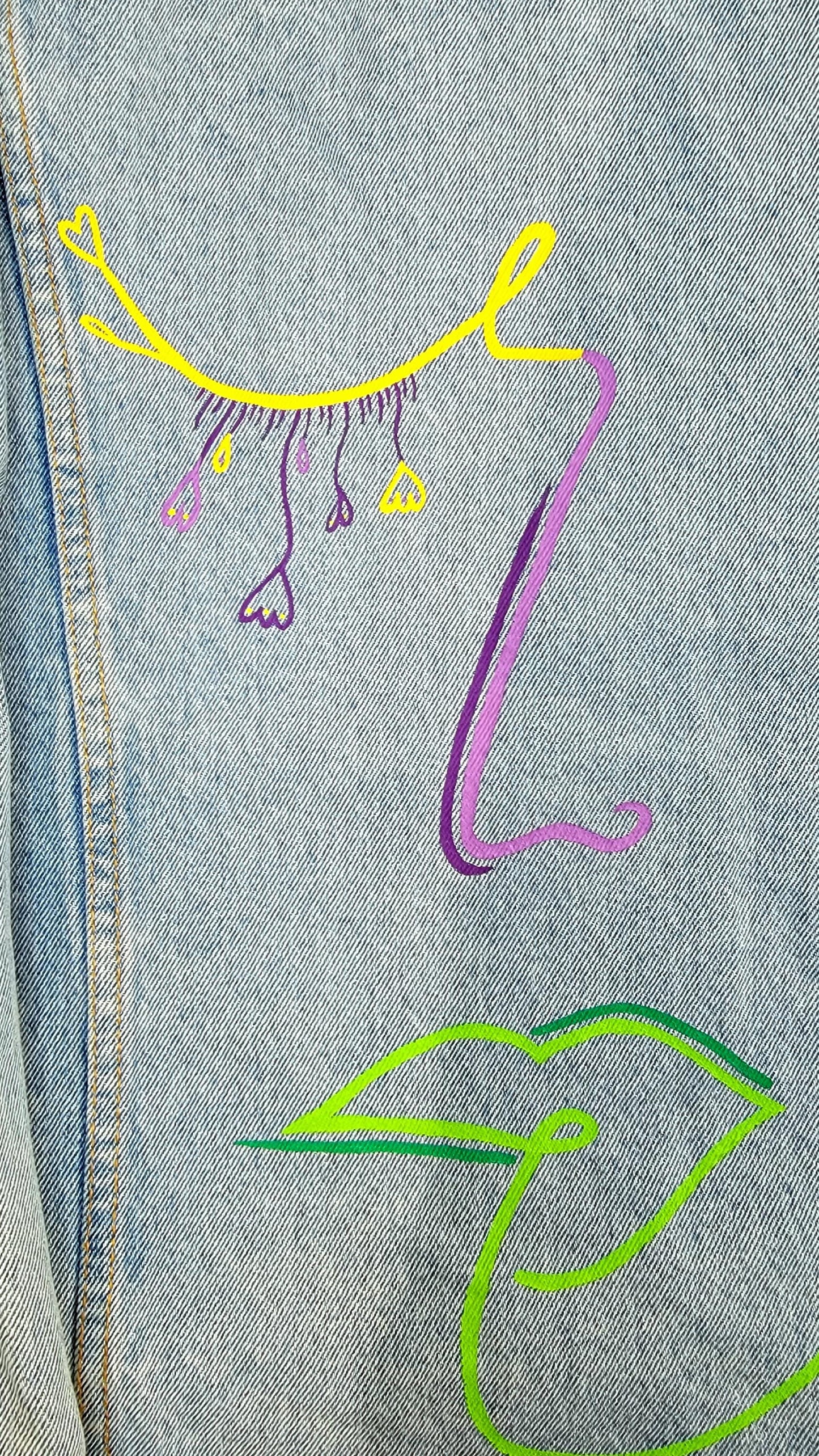 Veste en jean upcyclée peinte à la main. "Ta présence a réveillé mes silences" - Taille : M