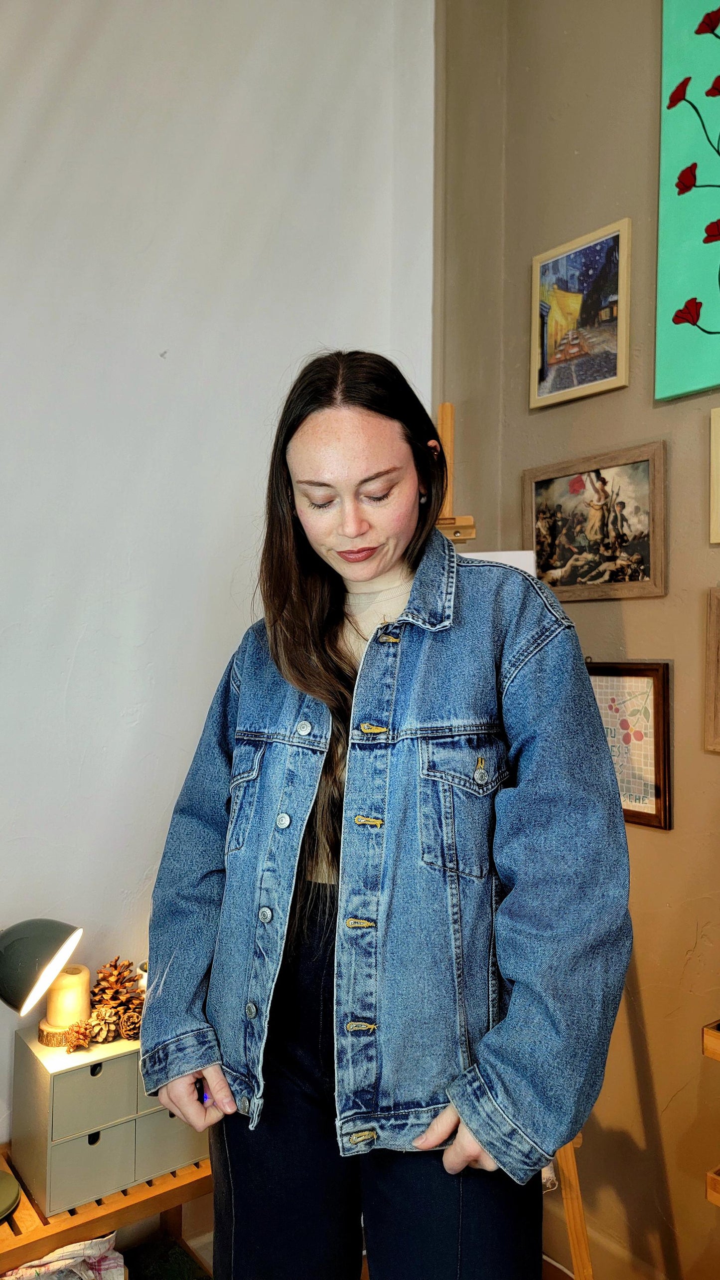 Veste en jean upcyclée peinte à la main. "Tout le divin dans tes gestes" - Taille L/XL (homme) - Coupe Oversize