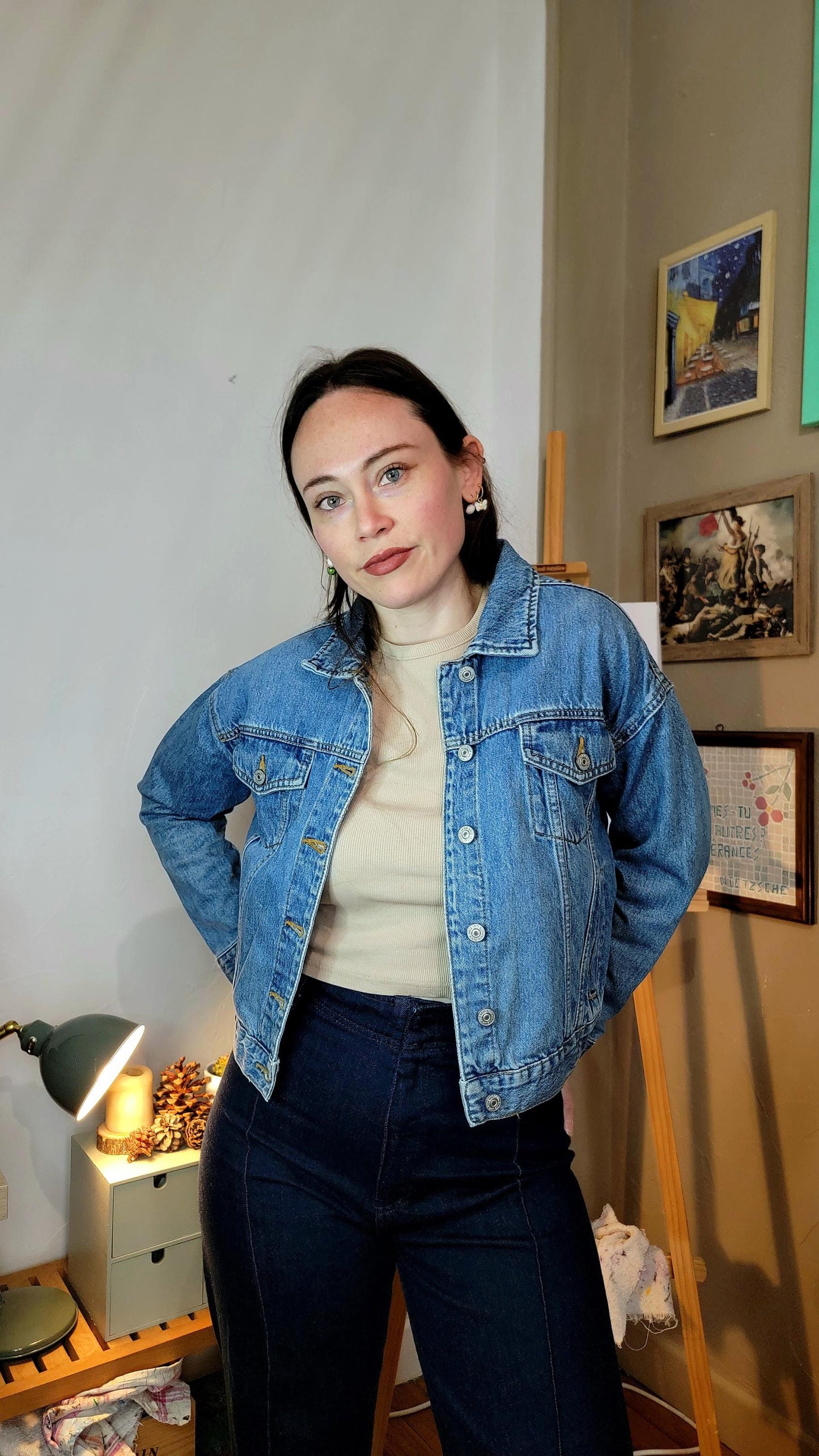 Veste en jean upcyclée peinte à la main. "Ce bonheur entrevu" - Taille : S (femme)