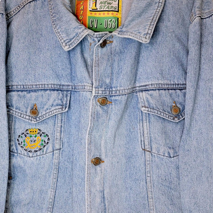 Veste en jean upcyclée peinte à la main. "Le parfum du coeur" - Taille : L (coupe oversize)