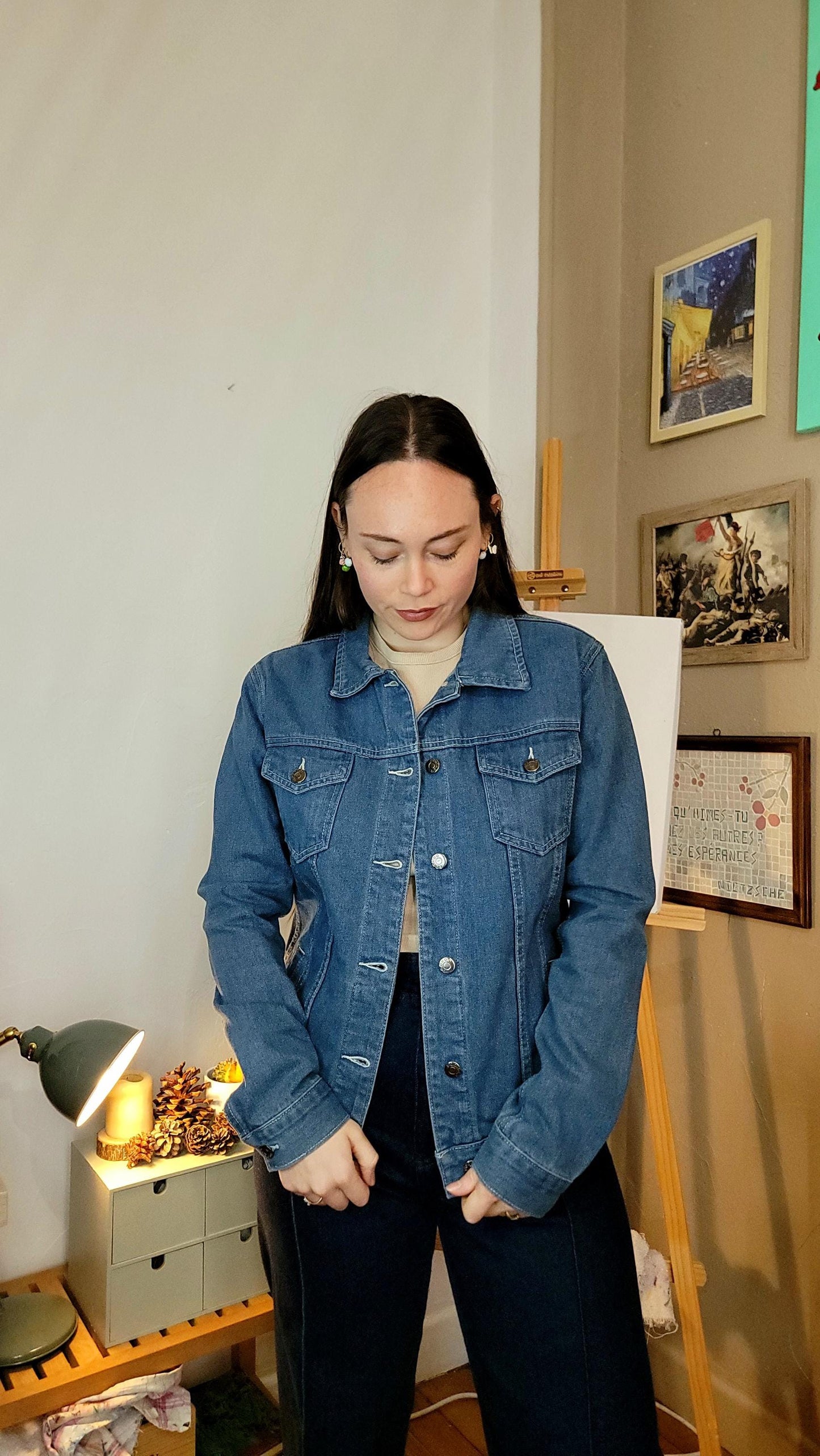 Veste en jean upcyclée peinte à la main, pièce unique, poétique. "Discussions au crépuscule" - Taille 36 S