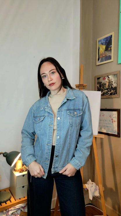 Veste en jean upcyclée peinte à la main. " Perpétuels adieux" Taille : L (femme)