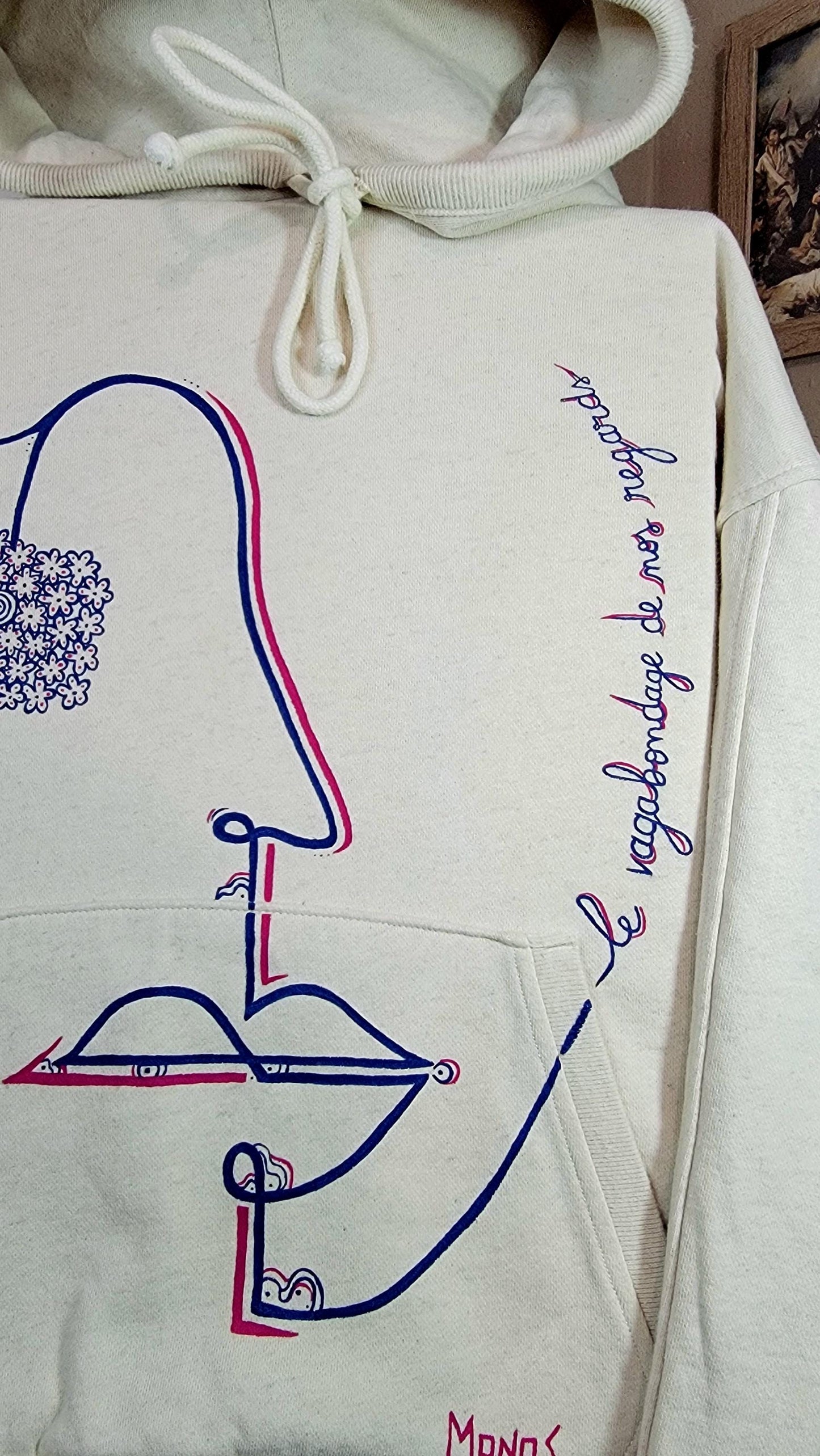 Sweat-shirt à capuche upcyclé peint à la main. "Le vagabondage de nos regards" - Taille M