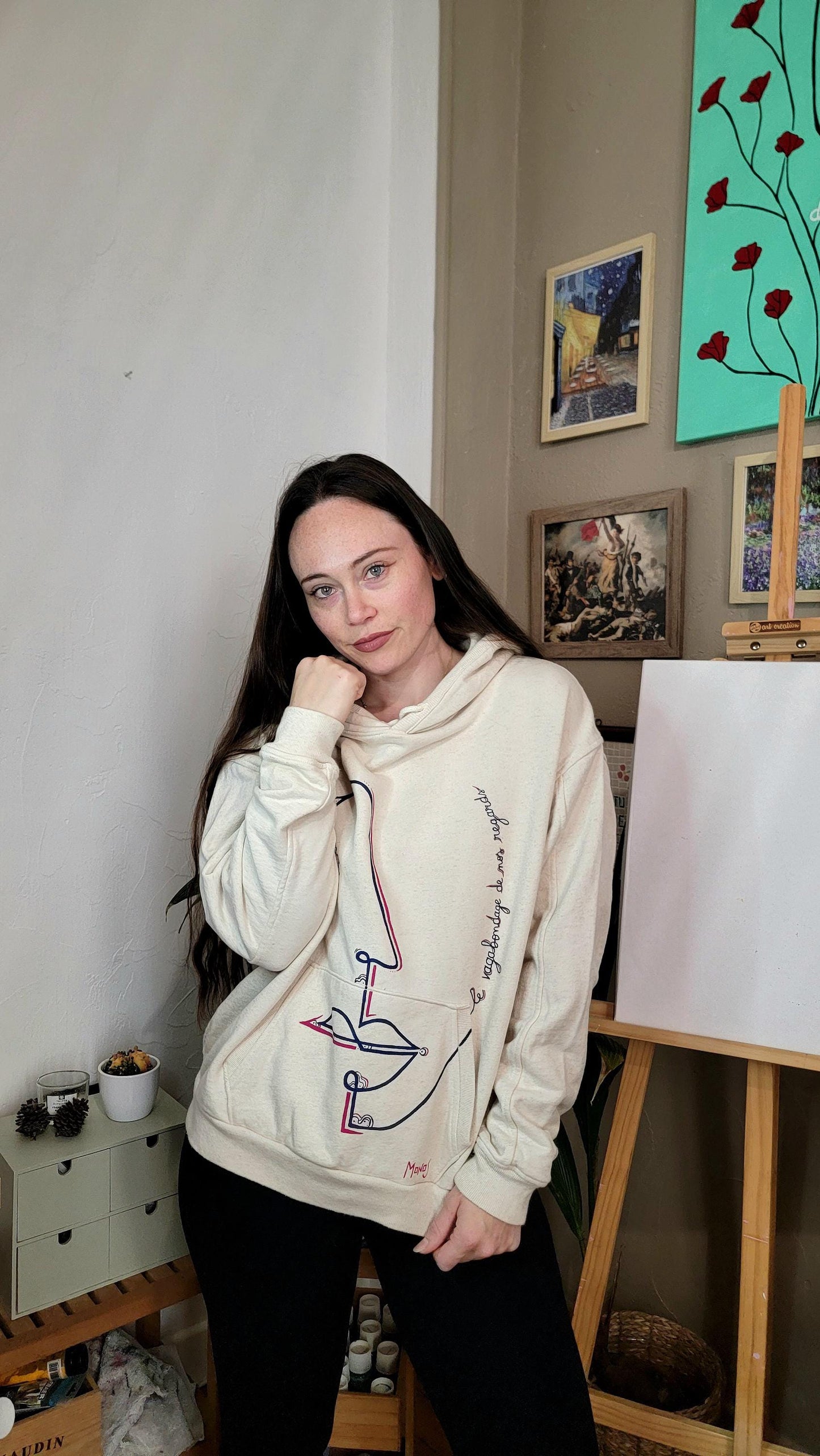 Sweat-shirt à capuche upcyclé peint à la main. "Le vagabondage de nos regards" - Taille M