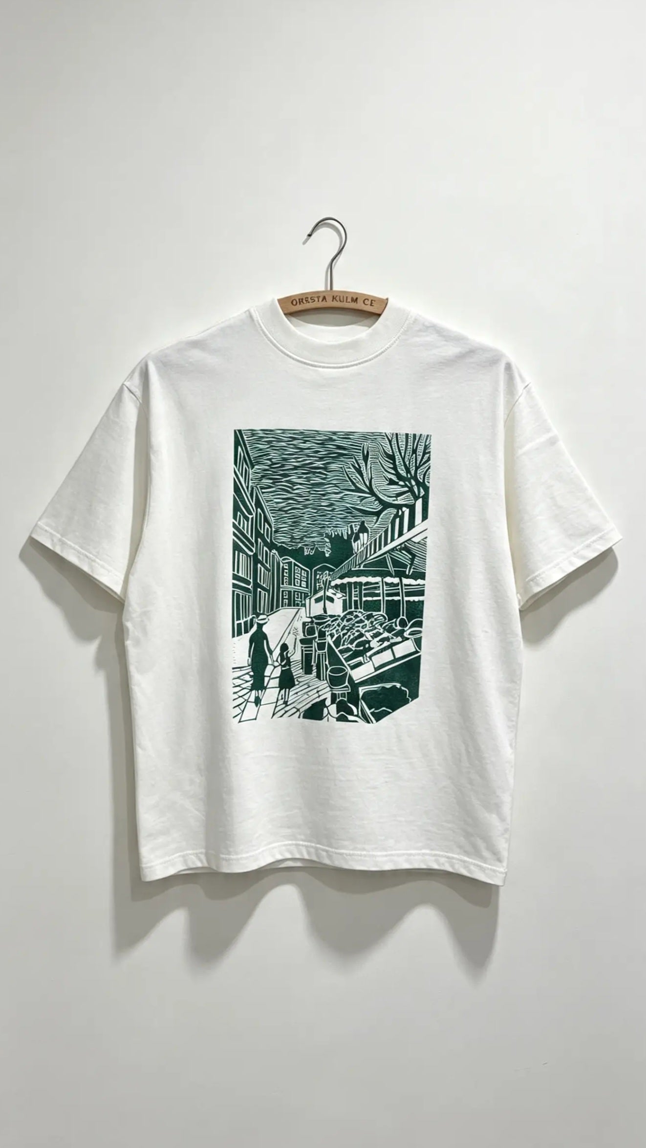 Teeshirt oversize en linogravure - "Au cœur du cours Saleya" - Couleur Vert Foncé - Taille L