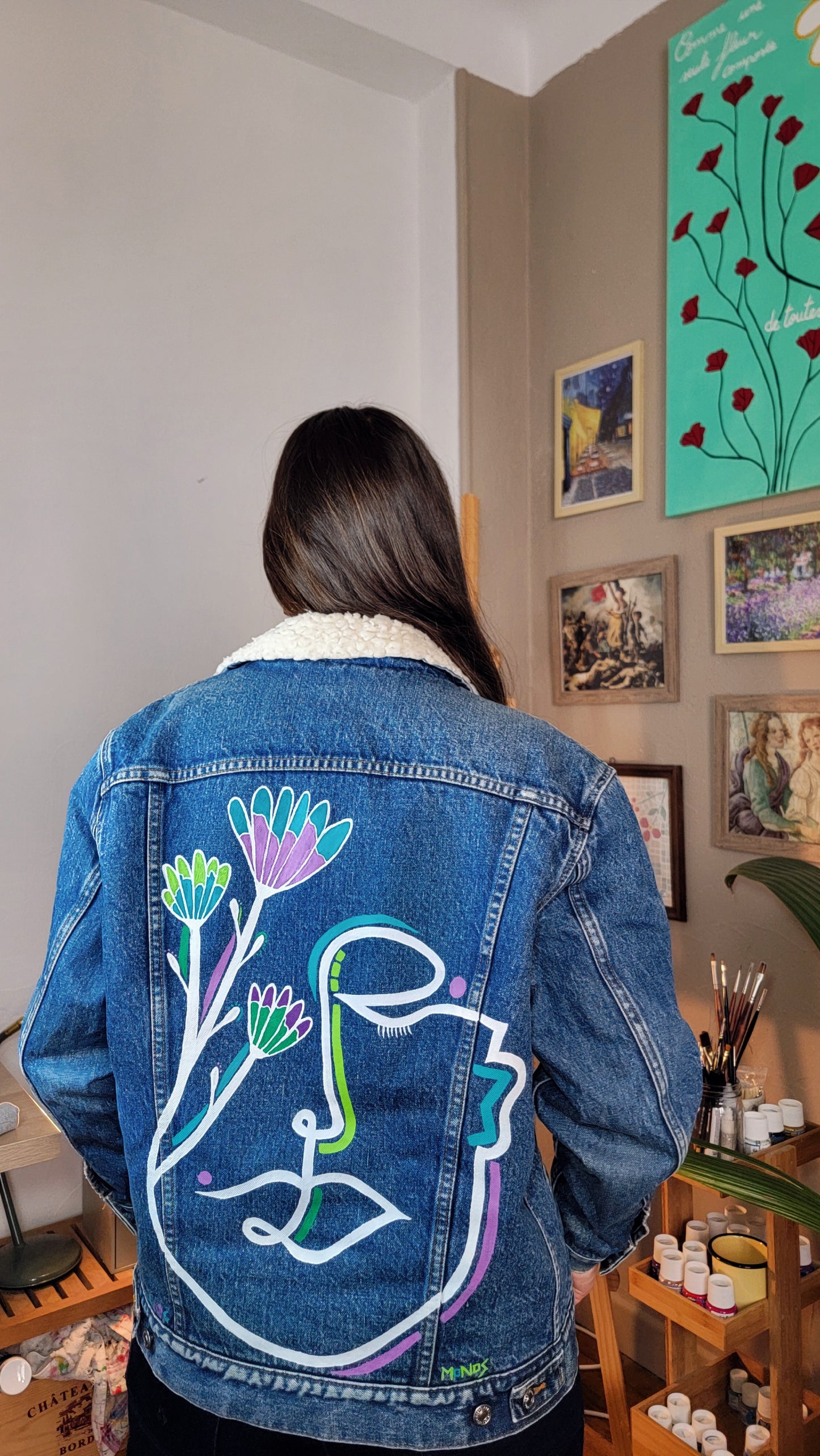 Veste en jean upcyclée peinte à la main. "Epure" - Taille L