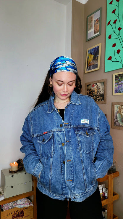 Veste en jean upcyclée peinte à la main.  "Pluto" - Taille M / L