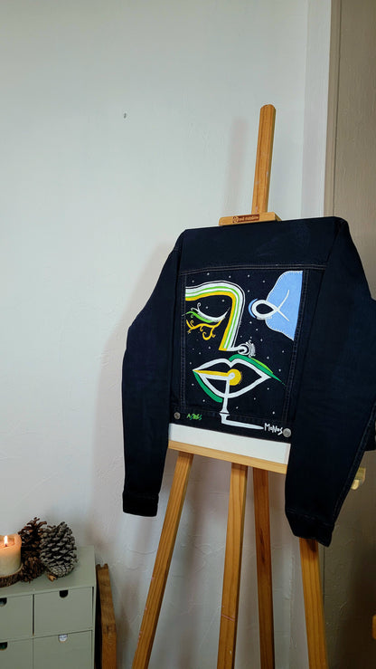 Veste en jean upcyclée peinte à la main. "Astres" - Taille S