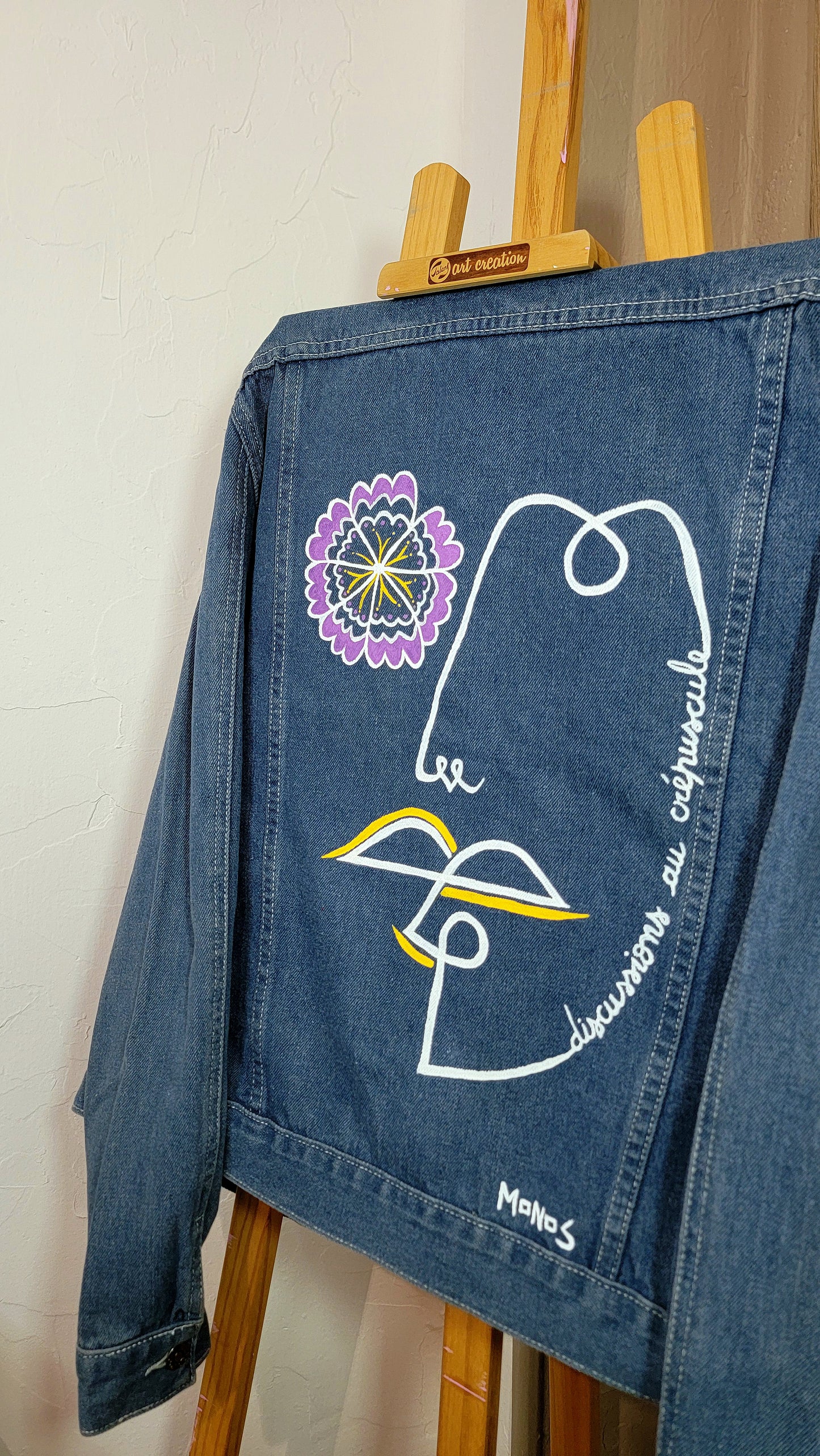 Veste en jean upcyclée peinte à la main, pièce unique, poétique. "Discussions au crépuscule" - Taille 36 S