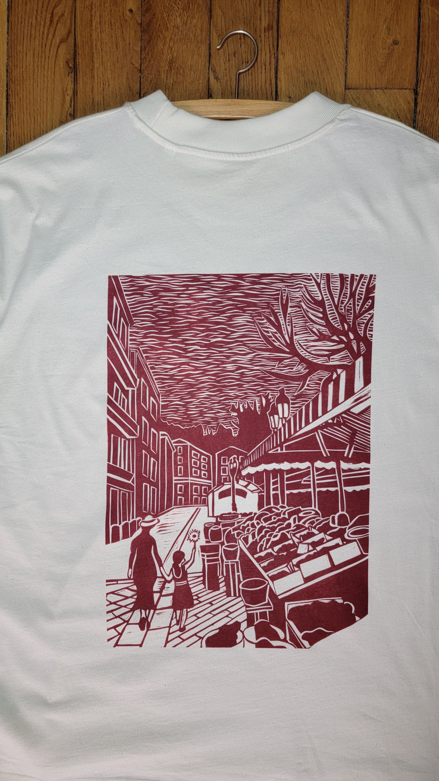 Teeshirt oversize en linogravure - "Au cœur du cours Saleya" - Couleur Rouge brique  - Taille L