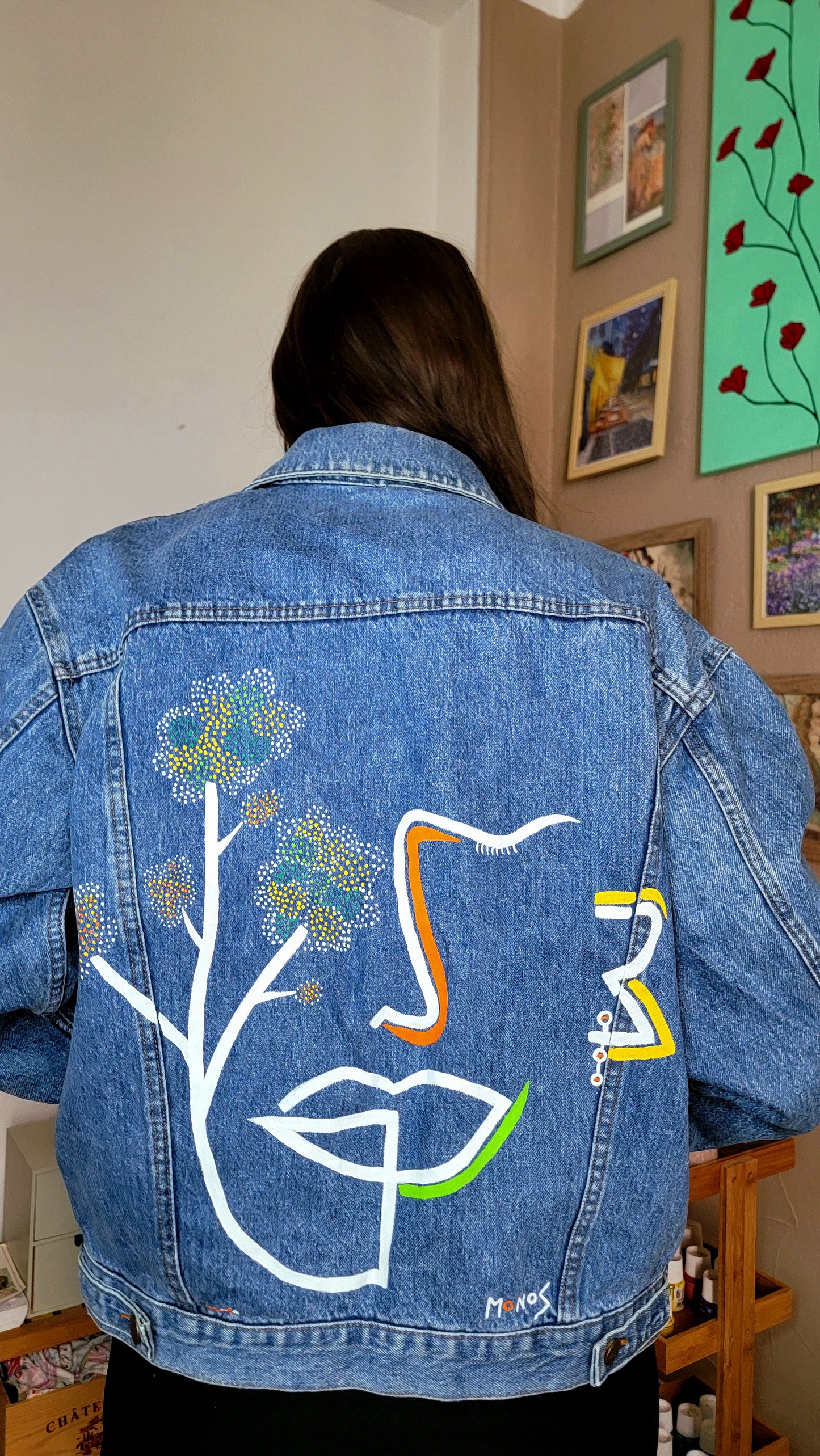 Veste en jean upcyclée peinte à la main.  "Pluto" - Taille M / L