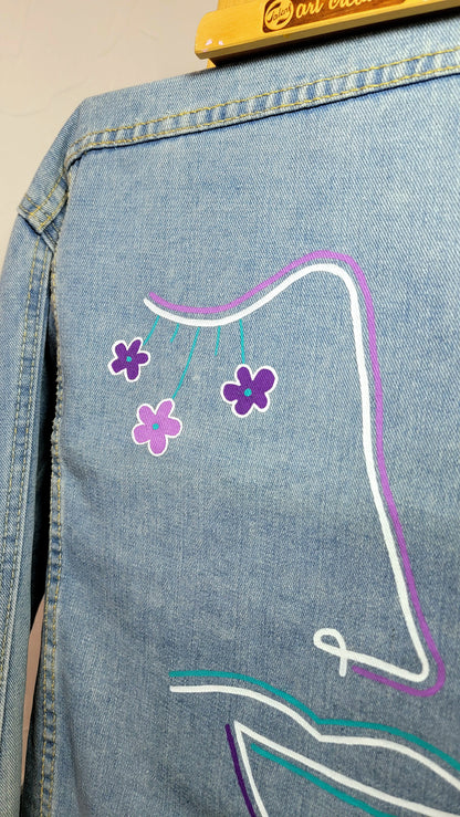 Veste en jean upcyclée peinte à la main. " Perpétuels adieux" Taille : L (femme)