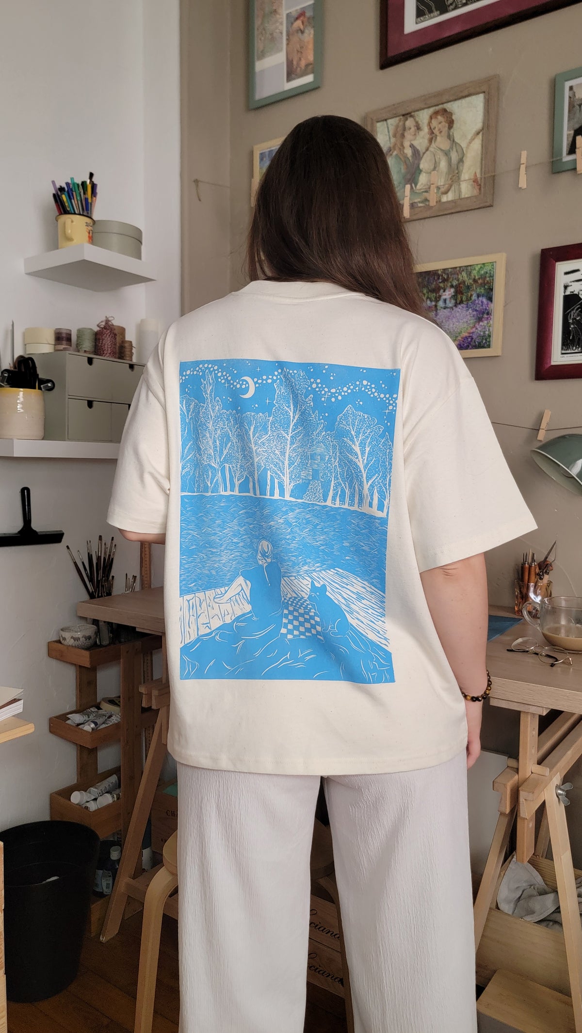 Teeshirt oversize en linogravure - "A l'orée des étoiles" - Couleur bleu clair- Taille XS