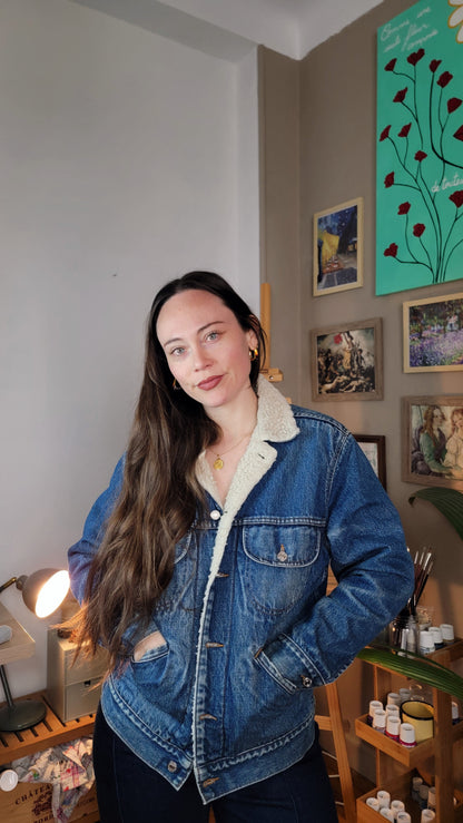 Veste en jean upcyclée peinte à la main. "Epure" - Taille L