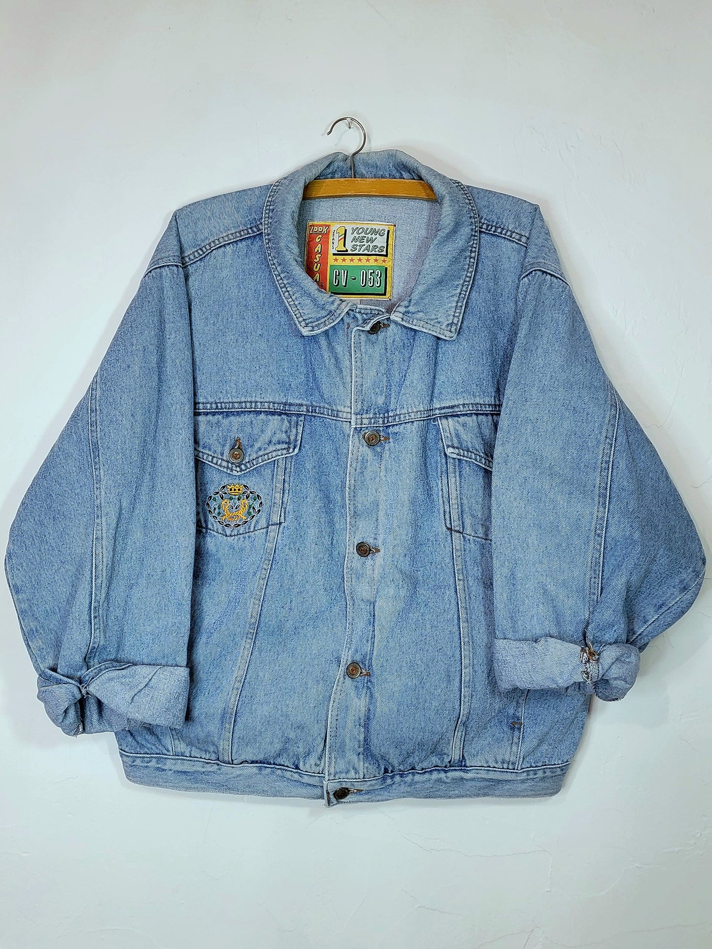 Veste en jean upcyclée peinte à la main. "Le parfum du coeur" - Taille : L (coupe oversize)